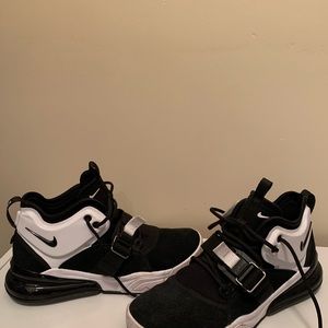 Nike Air Force 270
